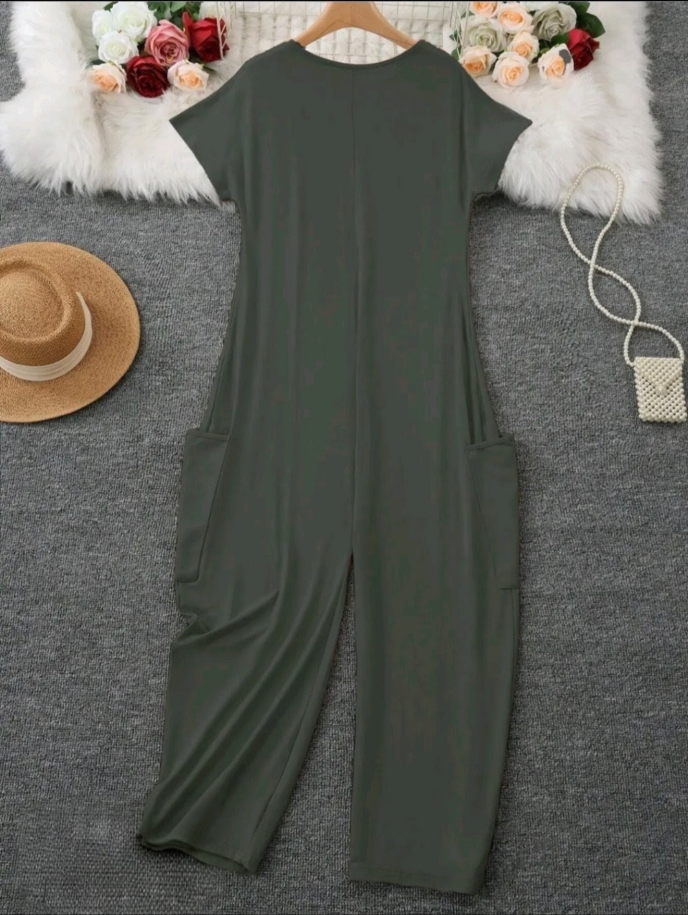 New Oversized Relaxed V-Neck Olive Jumpsuit with Pockets In Olive Green Size Sm - Picture 4 of 5